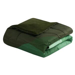 Below Zero Hands Free Weatherproof Outdoor Wearable Blanket